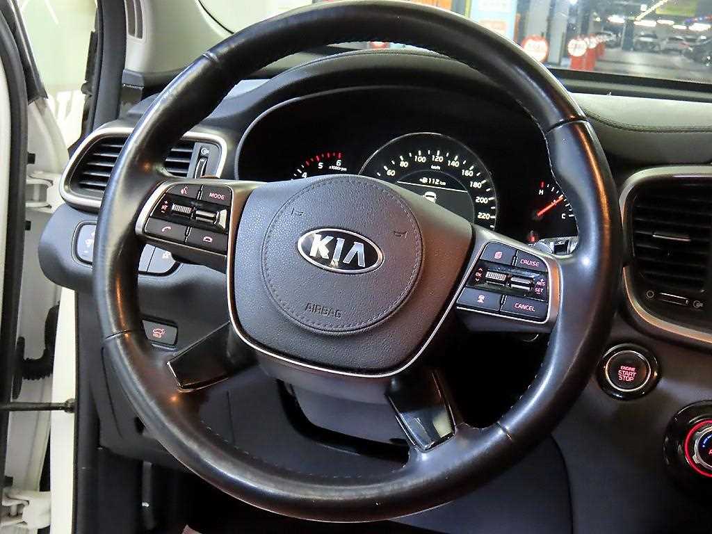 KIA Sorento - Vista 8
