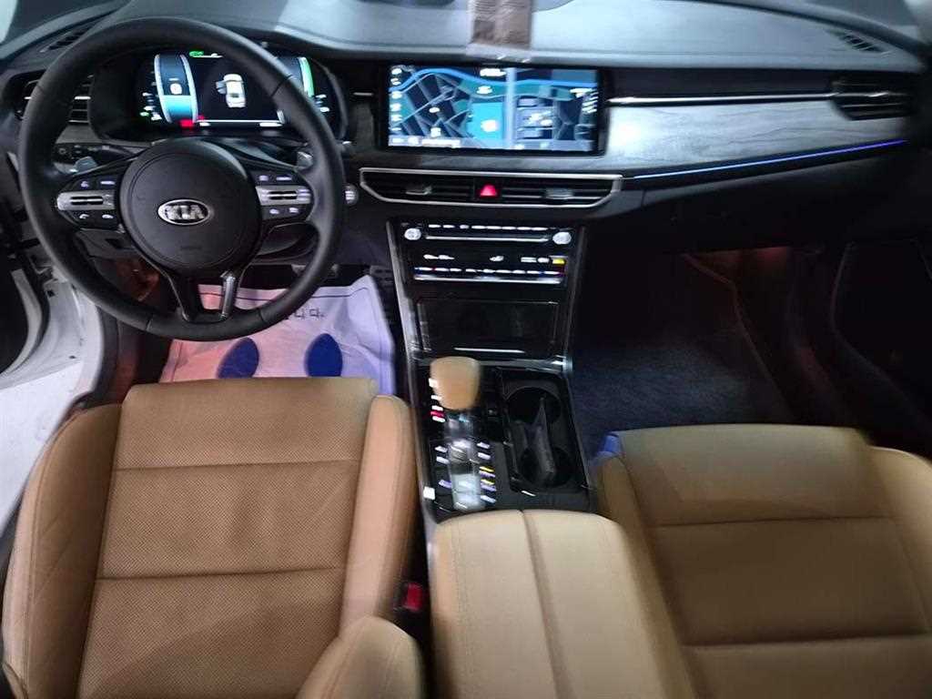 KIA K7 - Vista 10