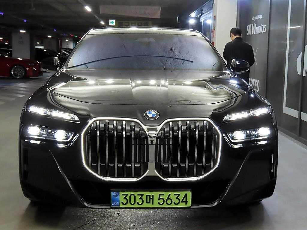 BMW 7 Series - Vista 2