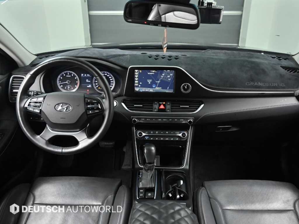 HYUNDAI Grandeur - Vista 7