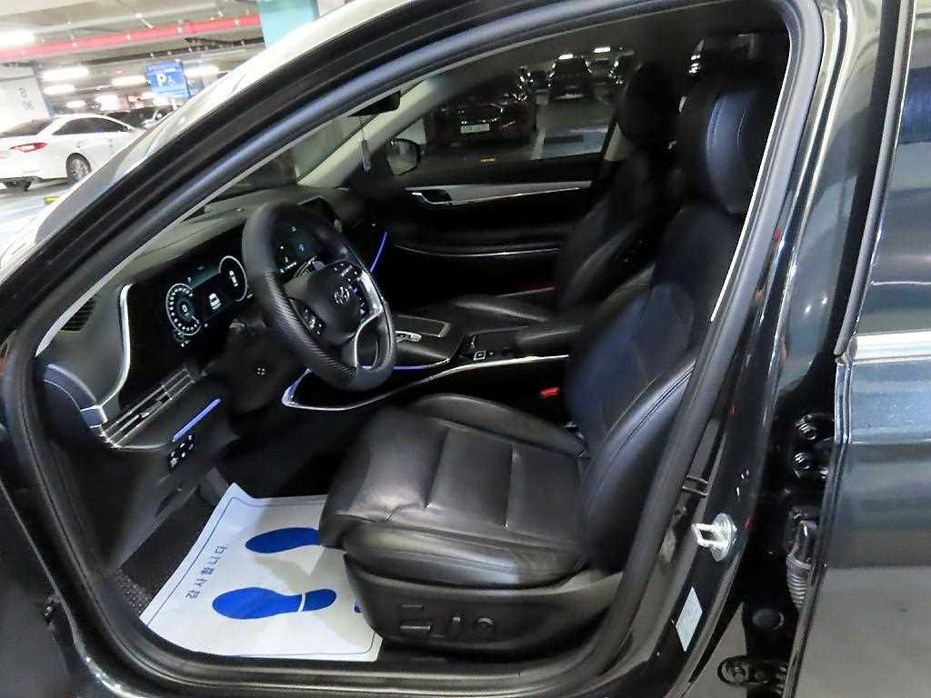 HYUNDAI Grandeur - Vista 6