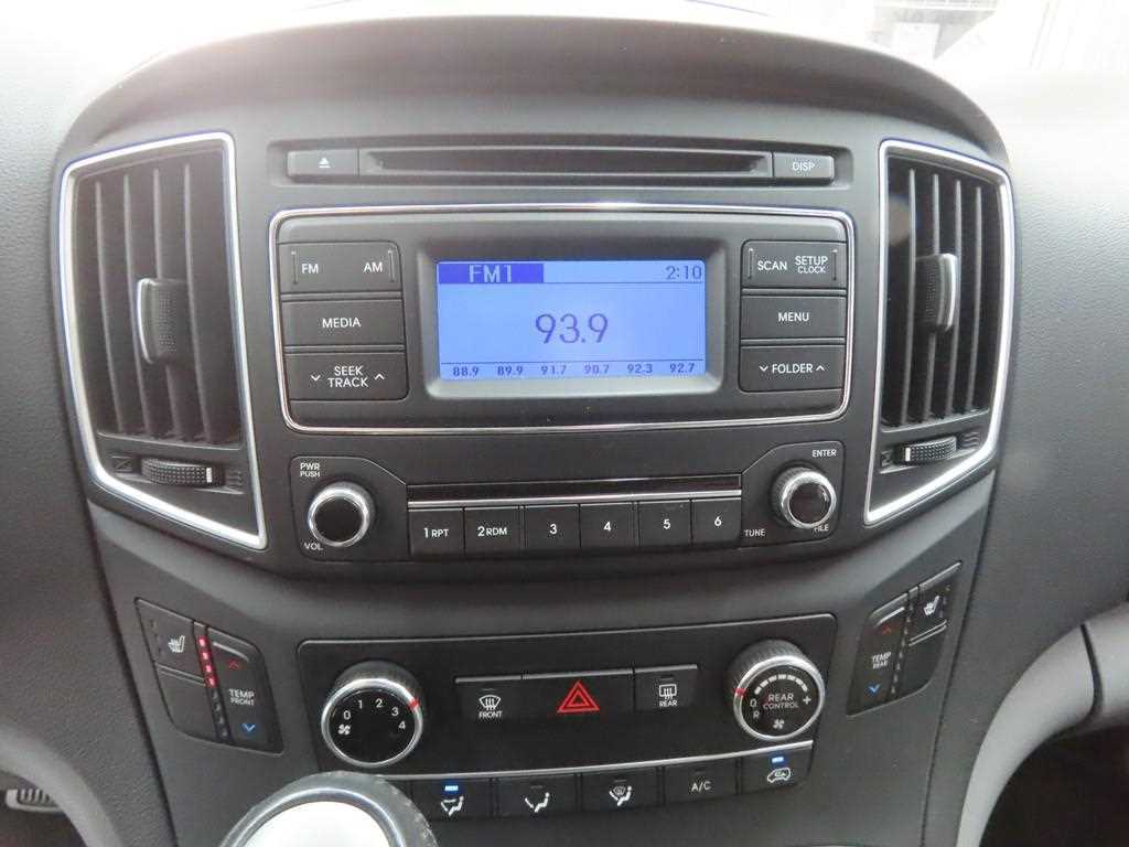 HYUNDAI Starex - Vista 11