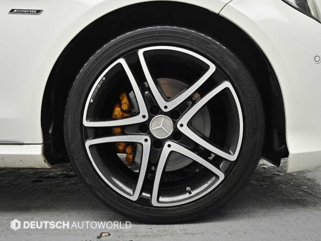 Mercedes Benz E class - Vista 5