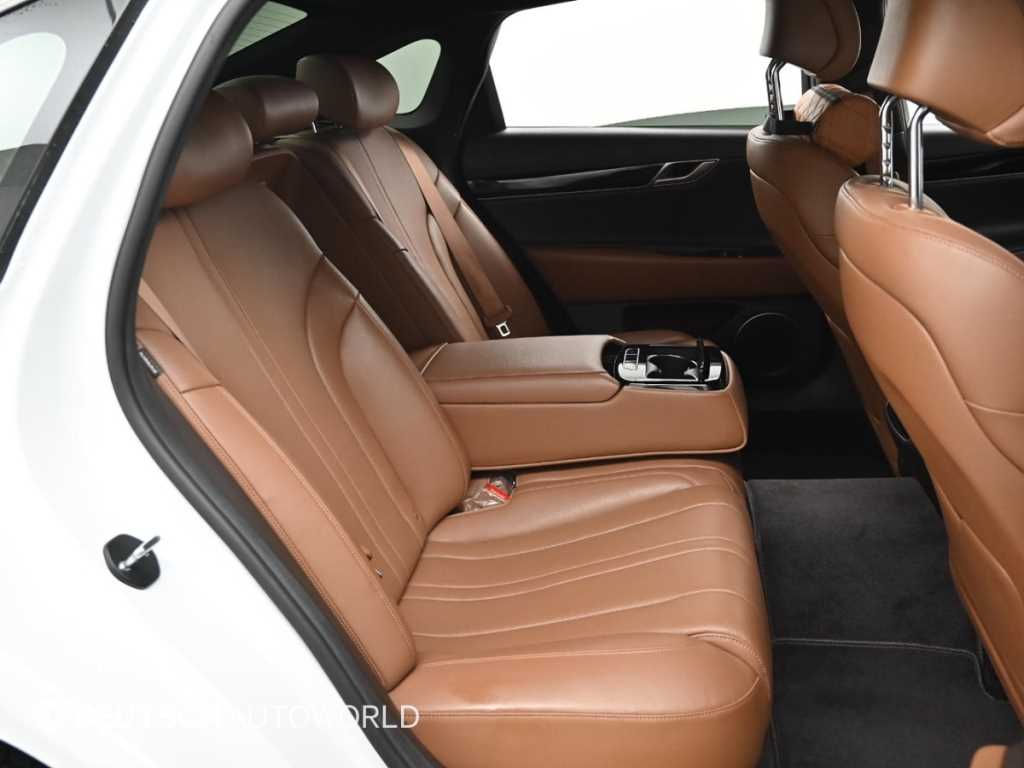 Genesis G80 - Vista 12