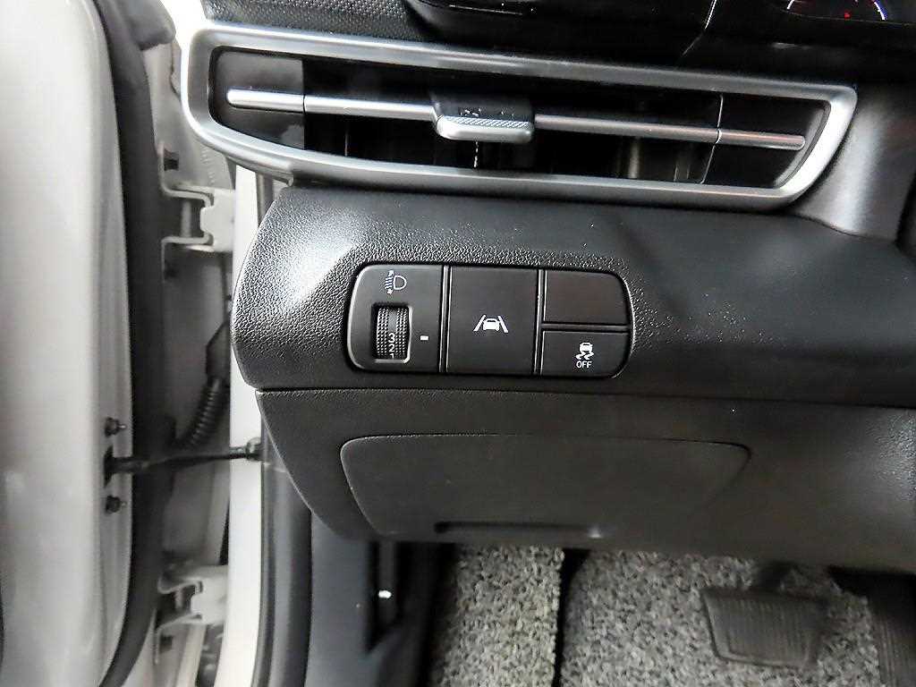 HYUNDAI Avante - Vista 12