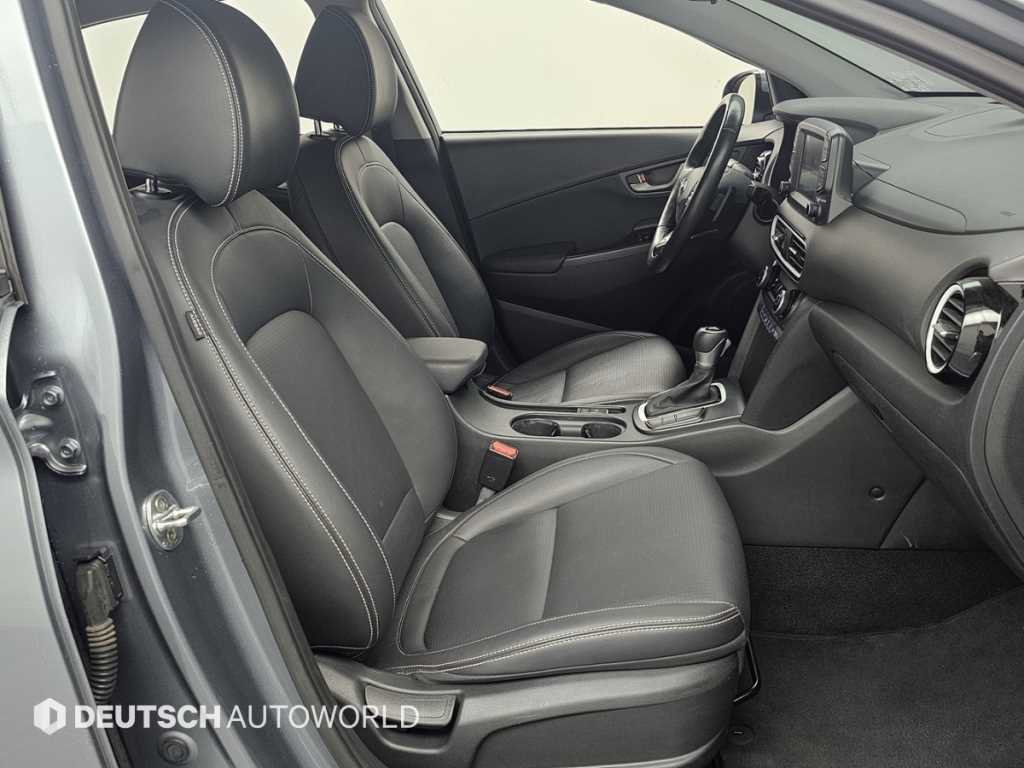 HYUNDAI Kona - Vista 10