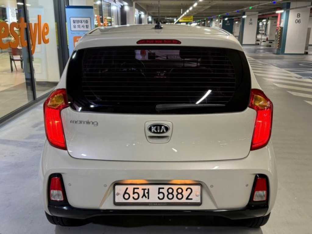 KIA Morning - Vista 5
