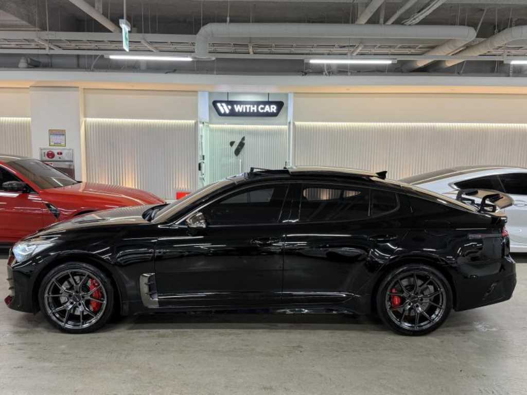 KIA Stinger - Vista 5