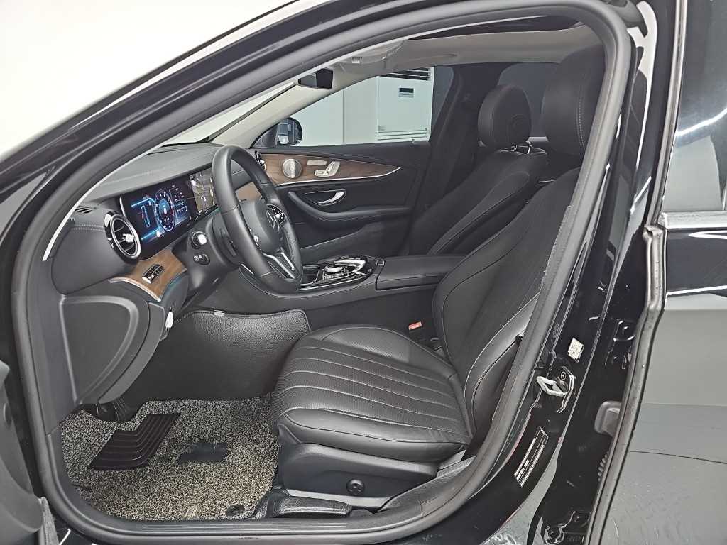 Mercedes Benz E class - Vista 11