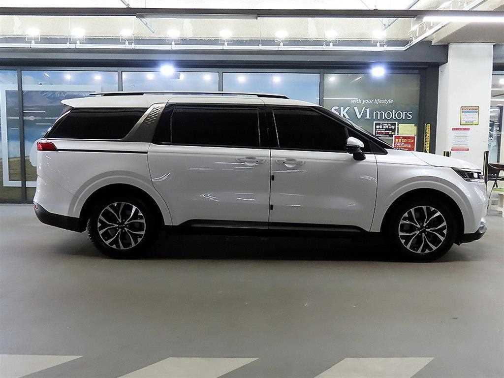 KIA Carnival - Vista 3