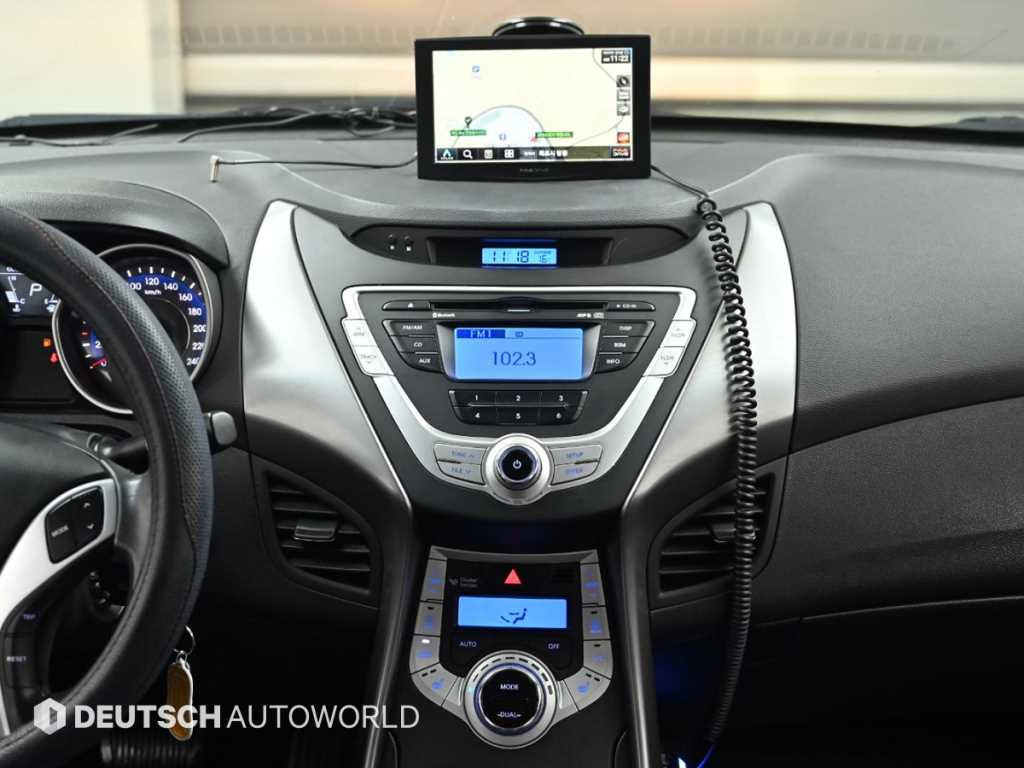 HYUNDAI Avante 2012 Blanco - Importación desde Corea - HF Imports Iquique - Foto 14