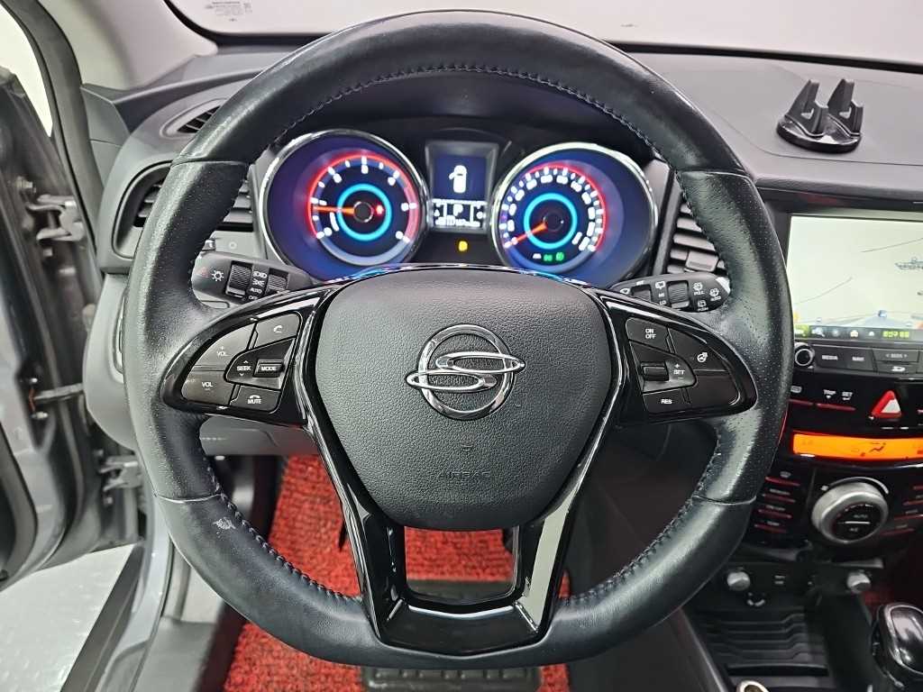 Ssangyong Tivoli - Vista 9
