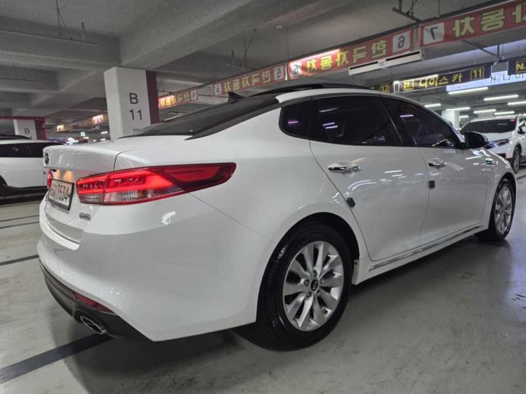KIA K5 - Vista 6
