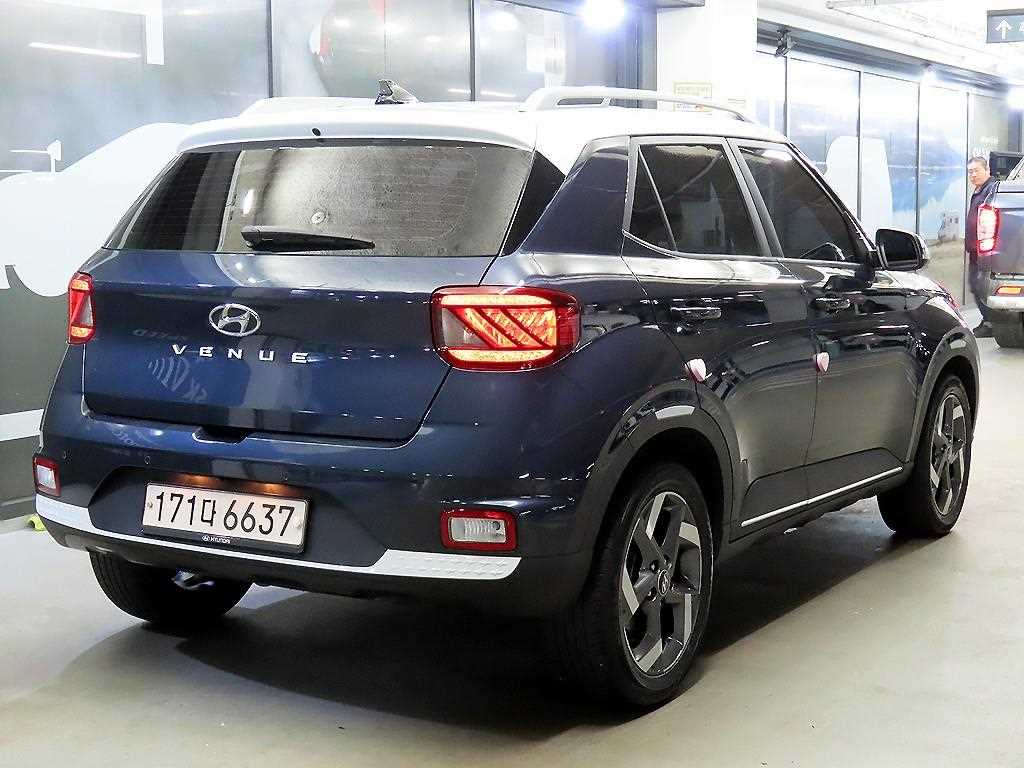 HYUNDAI Venue - Vista 4