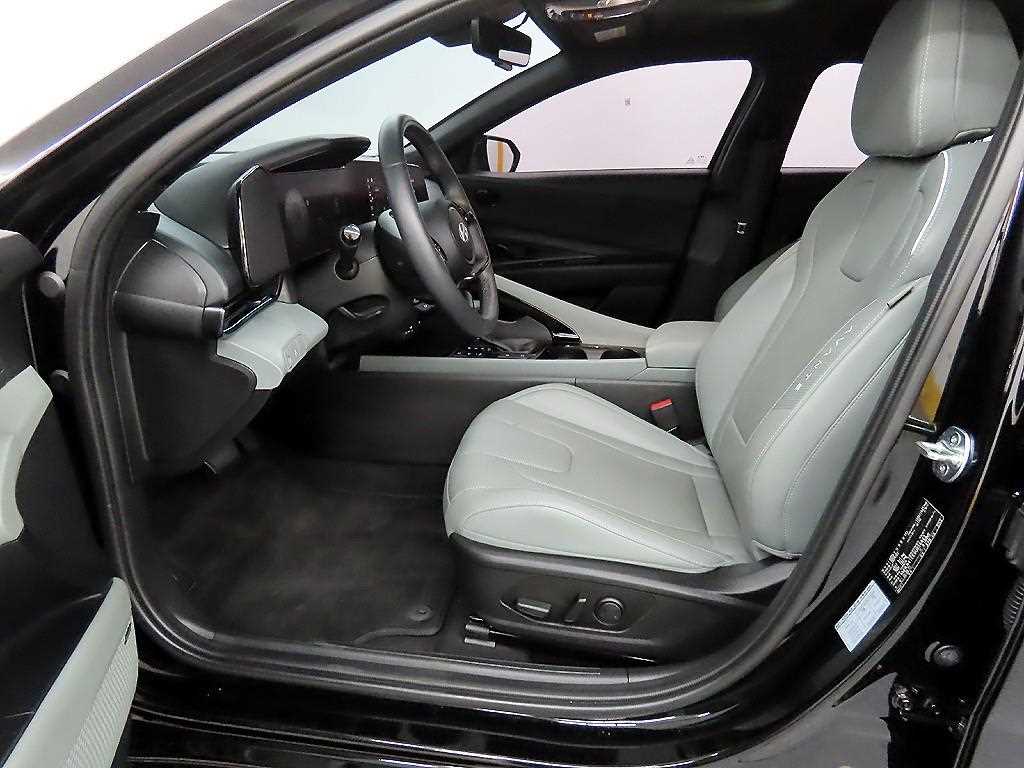 HYUNDAI Avante - Vista 5