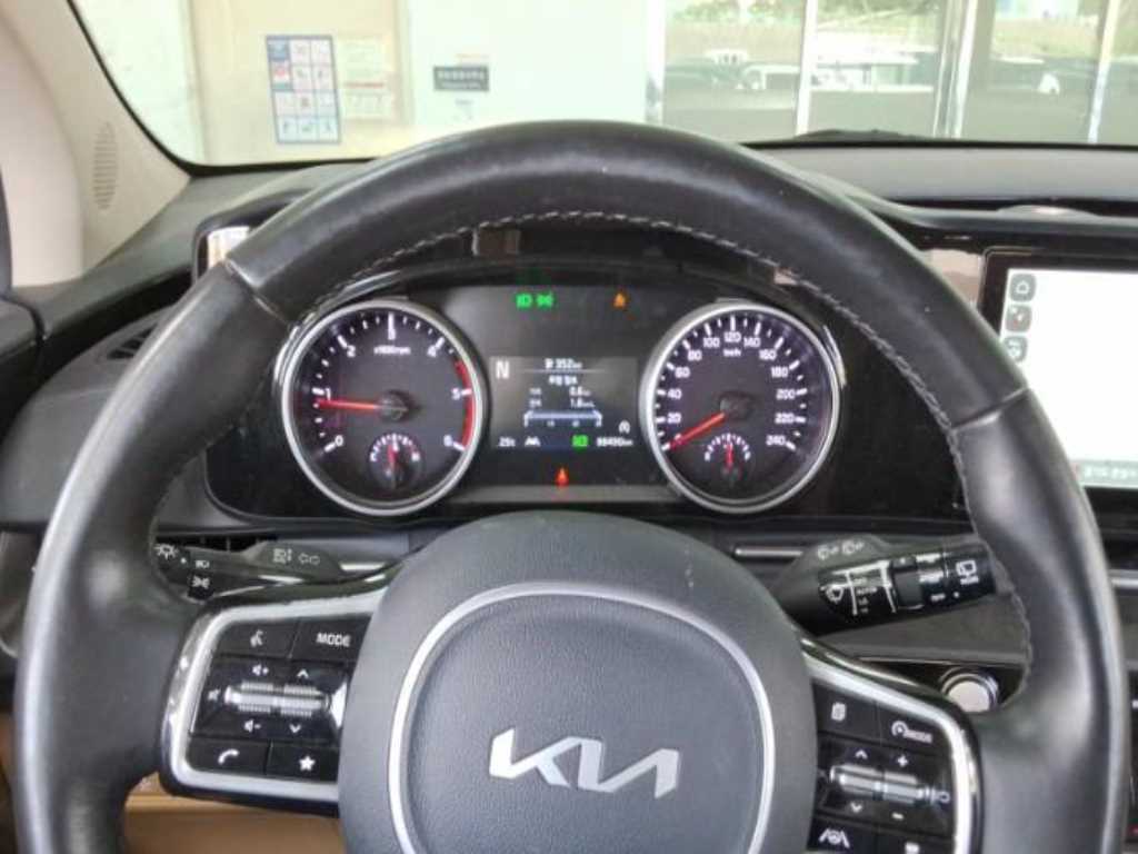 KIA Carnival - Vista 4