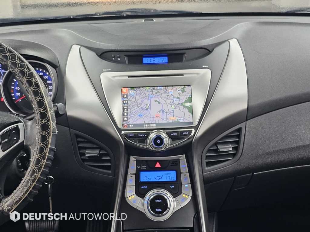 HYUNDAI Avante 2011 Blanco - Importación desde Corea - HF Imports Iquique - Foto 14