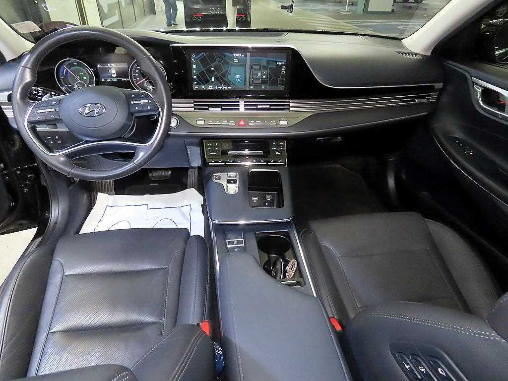 HYUNDAI Grandeur - Vista 10