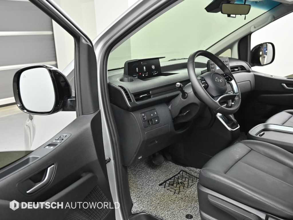 HYUNDAI Staria - Vista 11