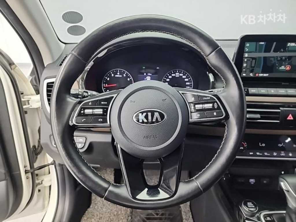 KIA Seltos - Vista 8