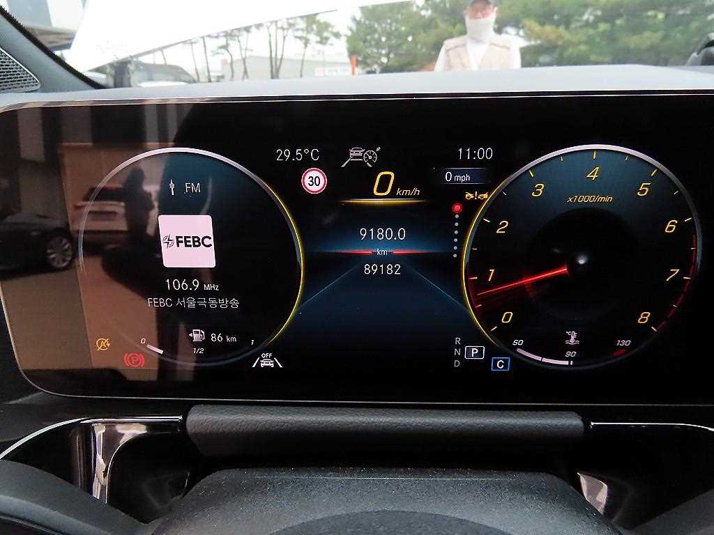 Mercedes Benz GLA Class - Vista 9