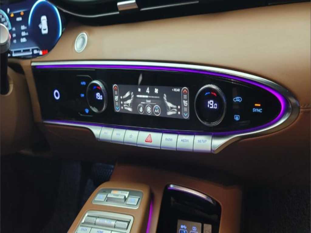 Genesis GV70 - Vista 11