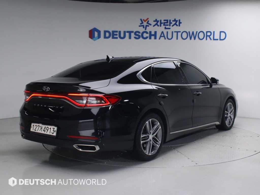 HYUNDAI Grandeur - Vista 2