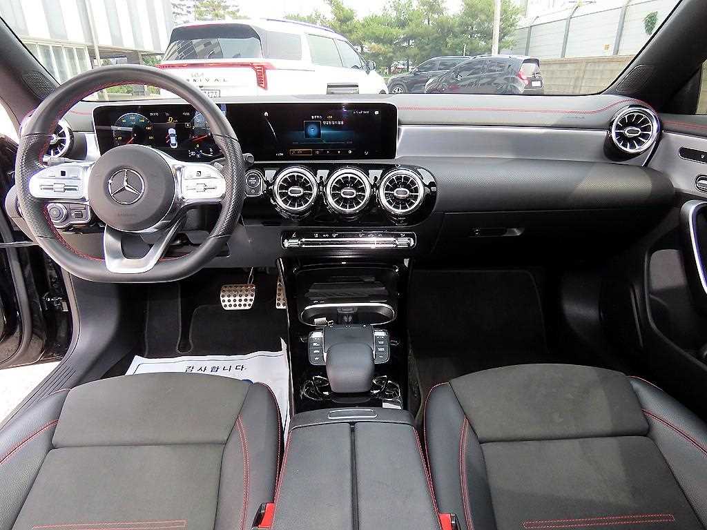 Mercedes Benz CLA Class - Vista 8