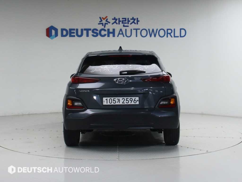 HYUNDAI Kona - Vista 4