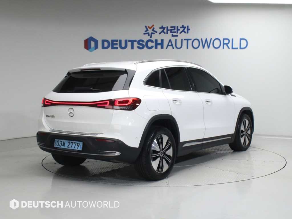 Mercedes Benz EQA - Vista 2
