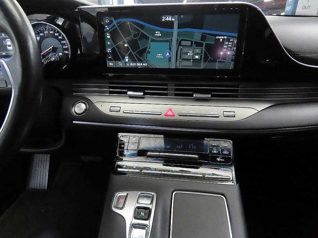 HYUNDAI Grandeur - Vista 11