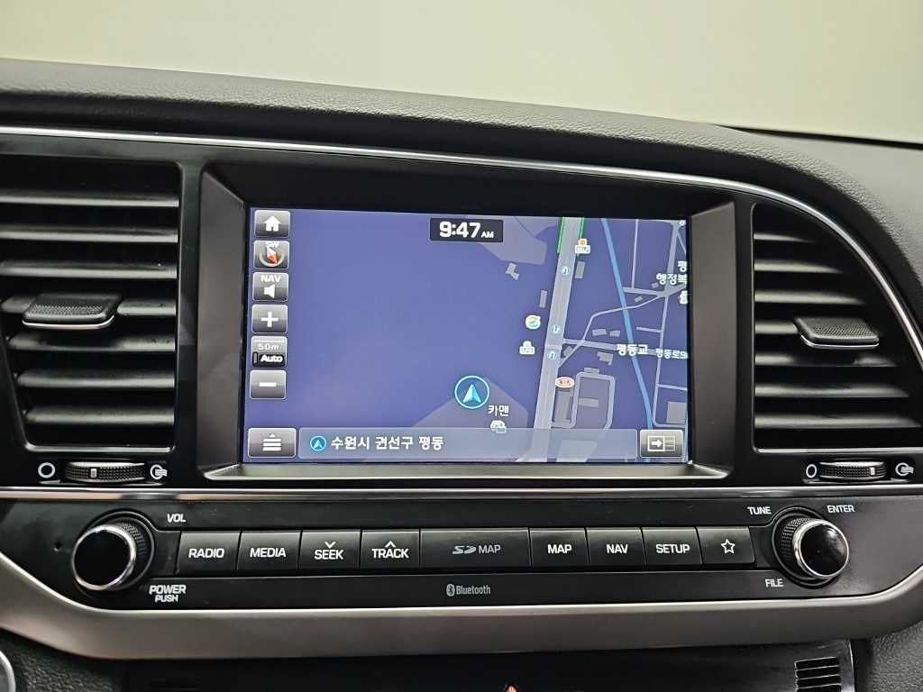 HYUNDAI Avante 2018 Blanco - Importación desde Corea - HF Imports Iquique - Foto 13