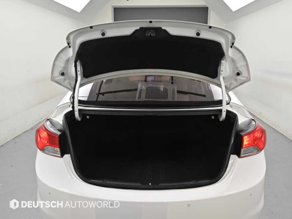 HYUNDAI Avante 2012 Blanco - Importación desde Corea - HF Imports Iquique - Foto 19