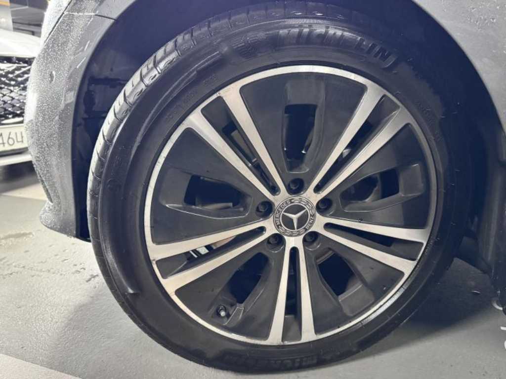 Mercedes Benz E class - Vista 6