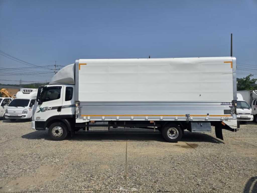 medium and large cargo truck - Vista 4