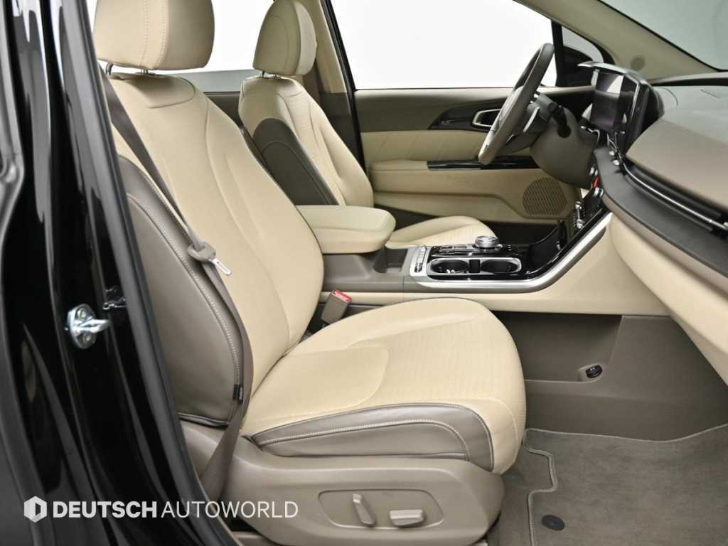 KIA Carnival - Vista 10