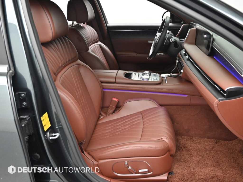 Genesis G90 - Vista 10
