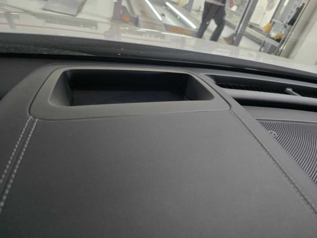 Genesis GV60 - Vista 6