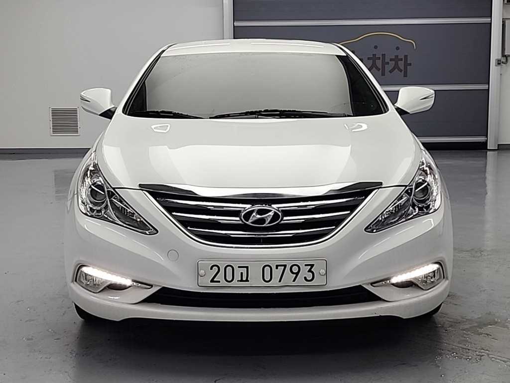 HYUNDAI Sonata - Vista 2