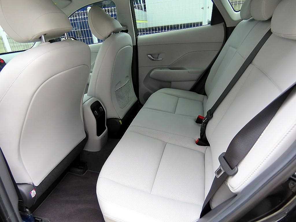 HYUNDAI Kona - Vista 6