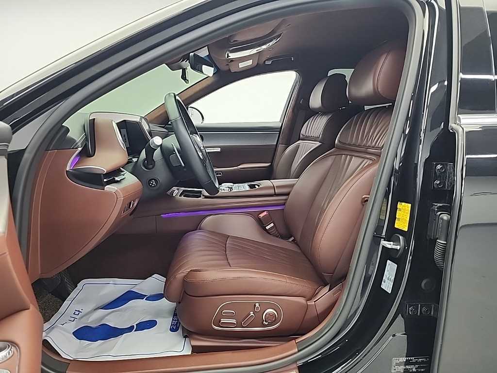 Genesis G90 - Vista 11