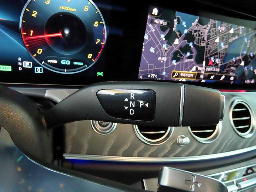 Mercedes Benz E class - Vista 10