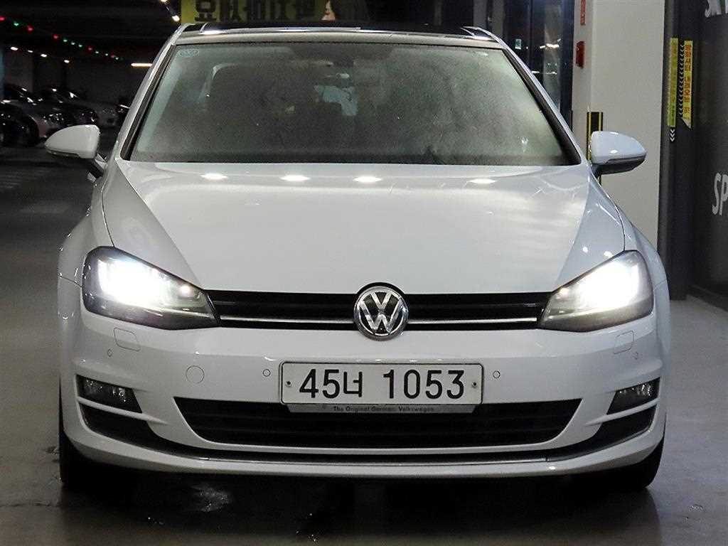 Volkswagen Golf - Vista 8