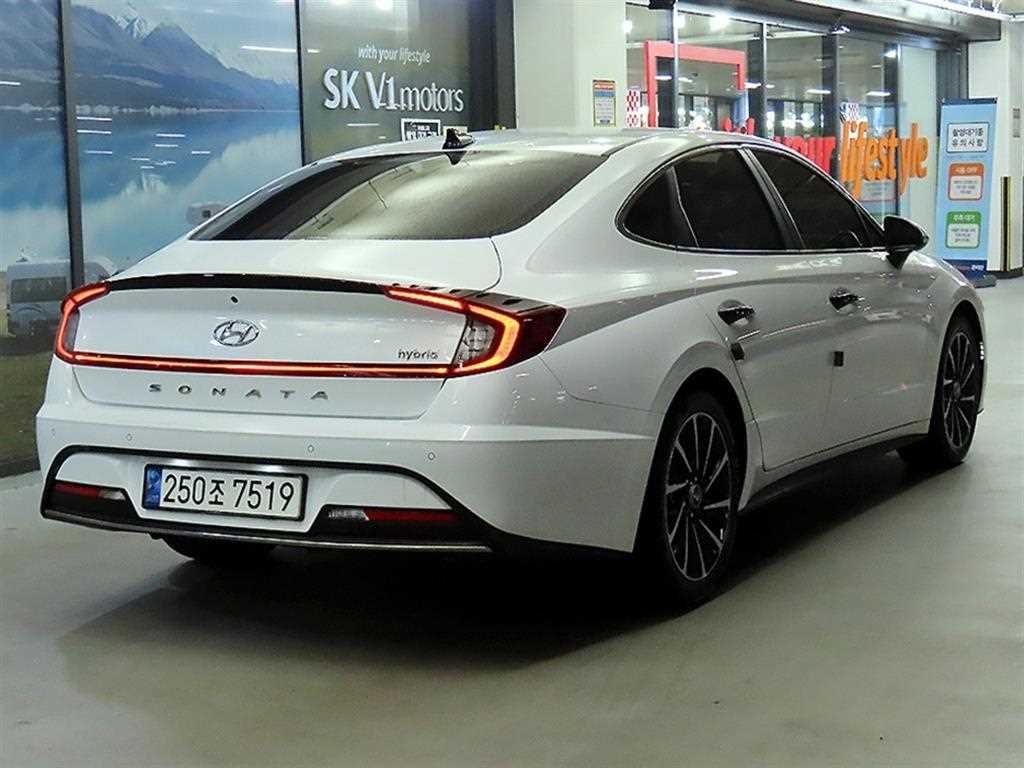 HYUNDAI Sonata - Vista 4