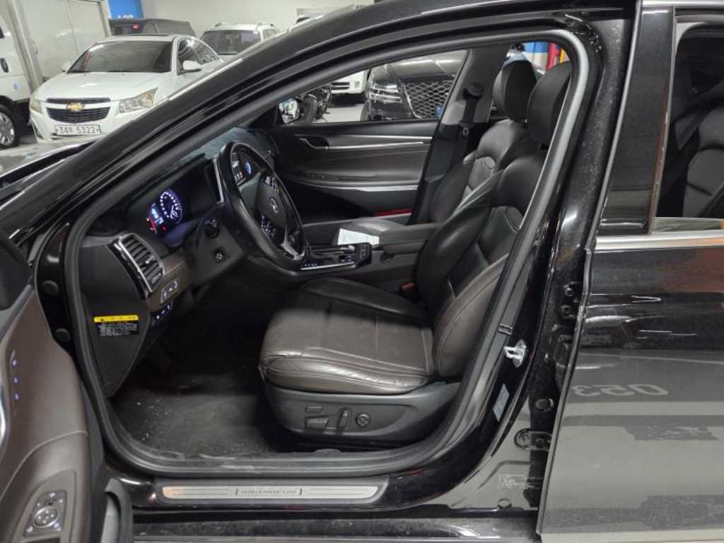 HYUNDAI Grandeur - Vista 6