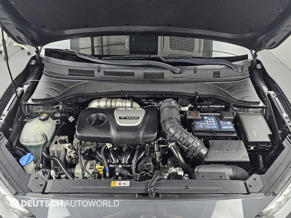 HYUNDAI Kona - Vista 6