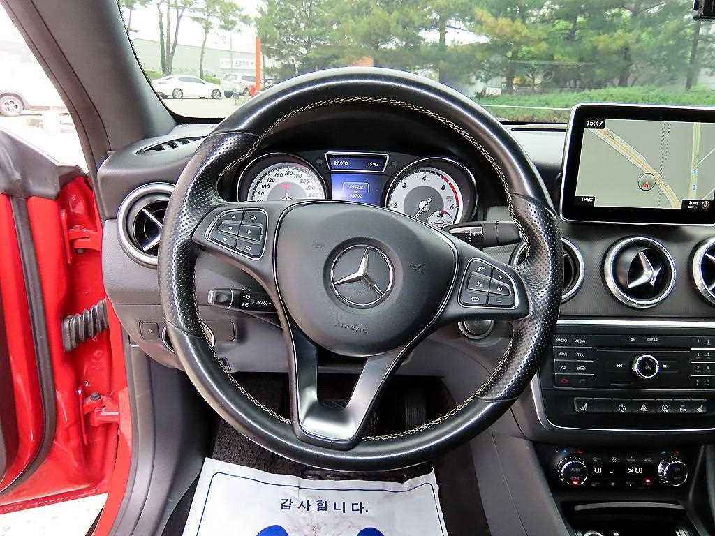 Mercedes Benz CLA Class - Vista 8