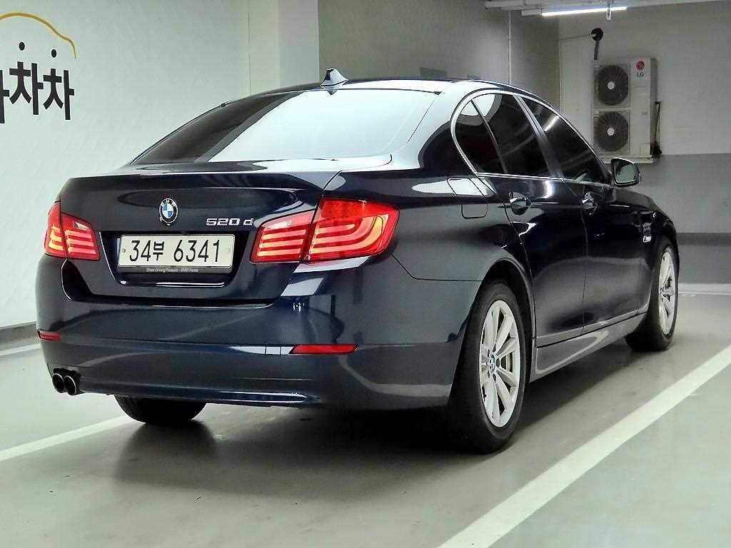 BMW 5 Series - Vista 4