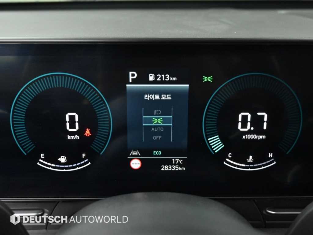 HYUNDAI Kona - Vista 8