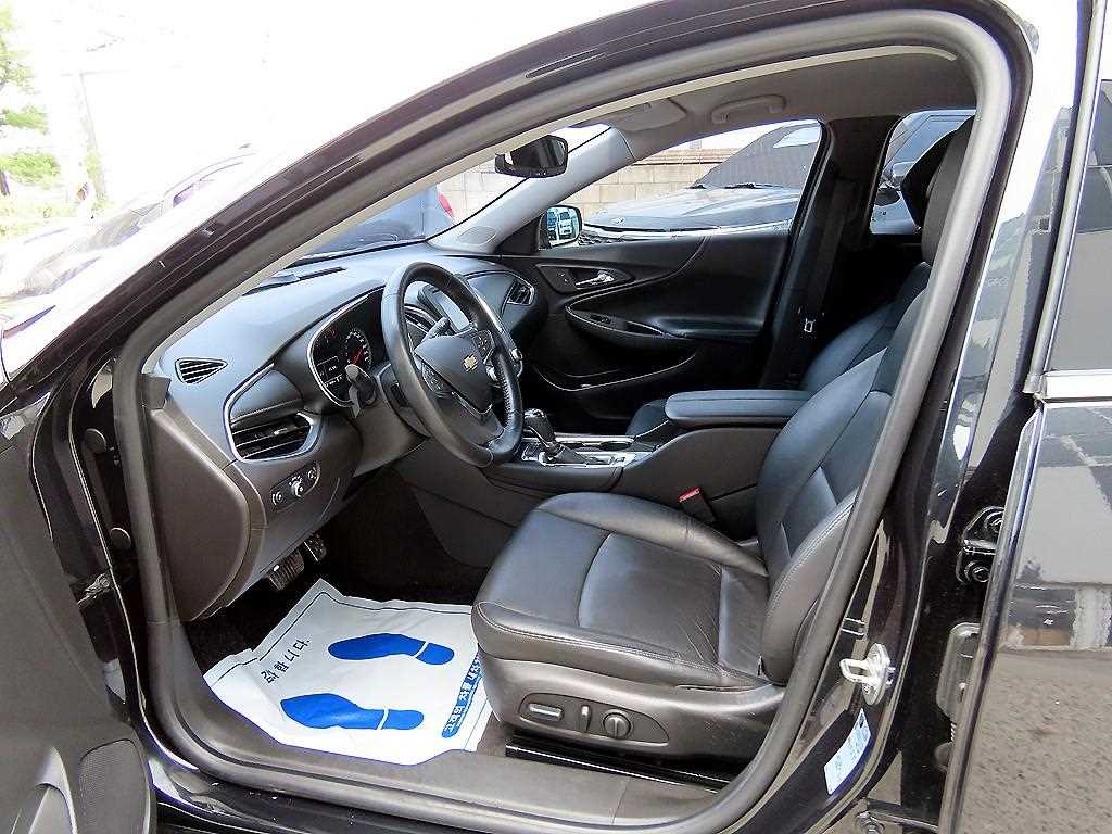Chevrolet Malibu - Vista 5
